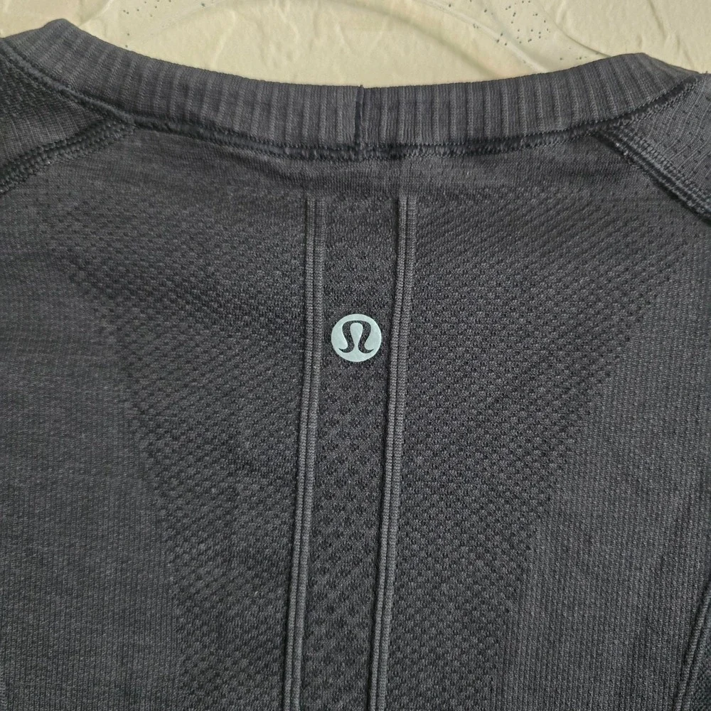 Lululemon Long Sleeve Swiftly Tech Top with Dodgers logo Black Size 8